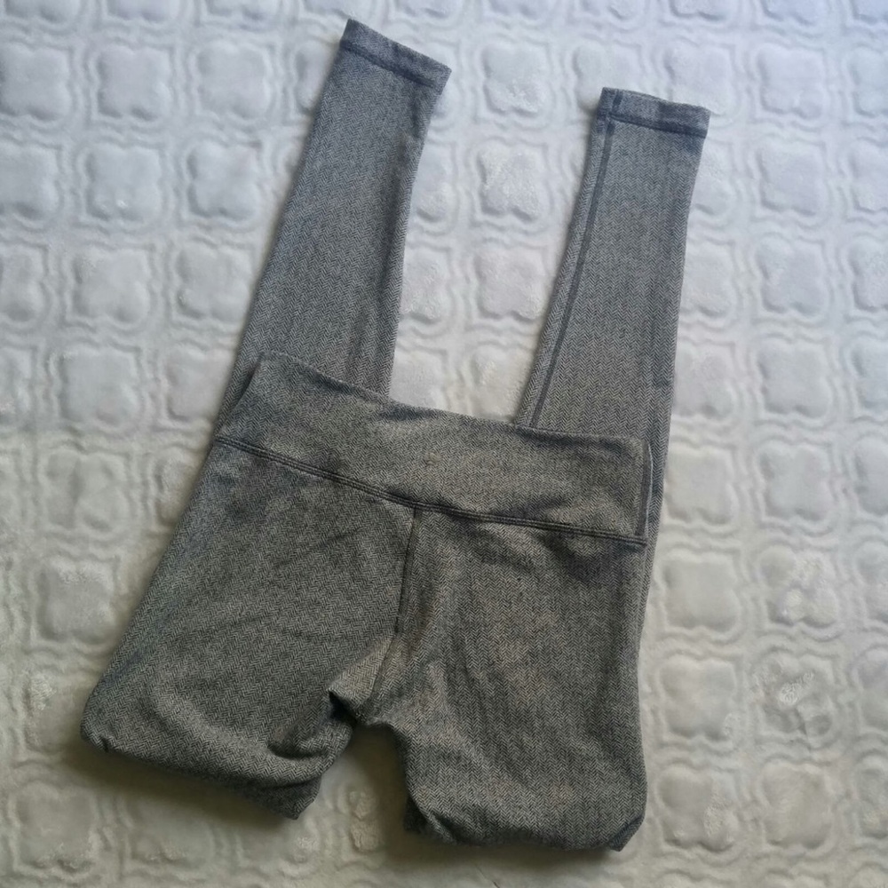 Lululemon Wunder Under Full Length Size 6 herringbone